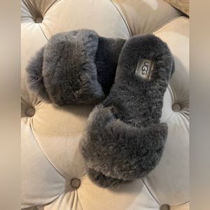 UGG Women's US 6 Cozy
Slipper Soft Knit Sandals